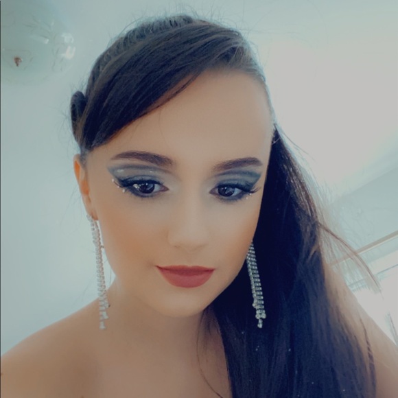 Meet your Posher, Rachel - Picture 1 of 6